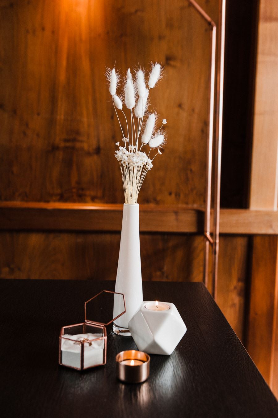 Mariage d'hiver élégant en cuivre, noir et blanc