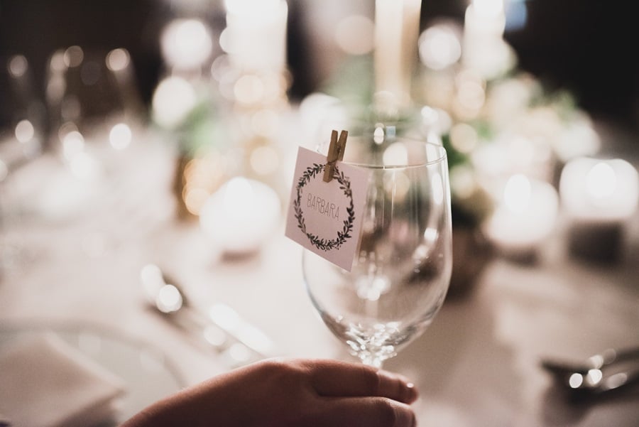 Décoration de table : idées pour un mariage élégant en vert et or