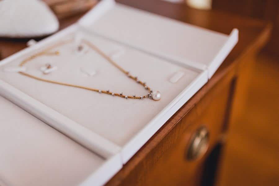 Mariage classique au château de Kronburg dans l'Allgäu