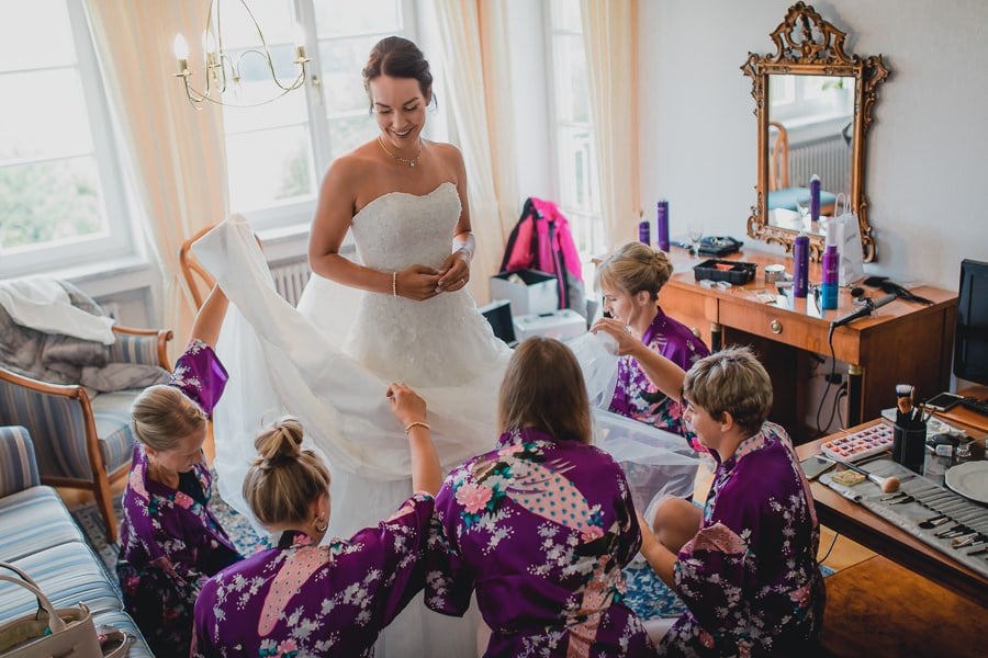 Mariage classique au château de Kronburg dans l'Allgäu