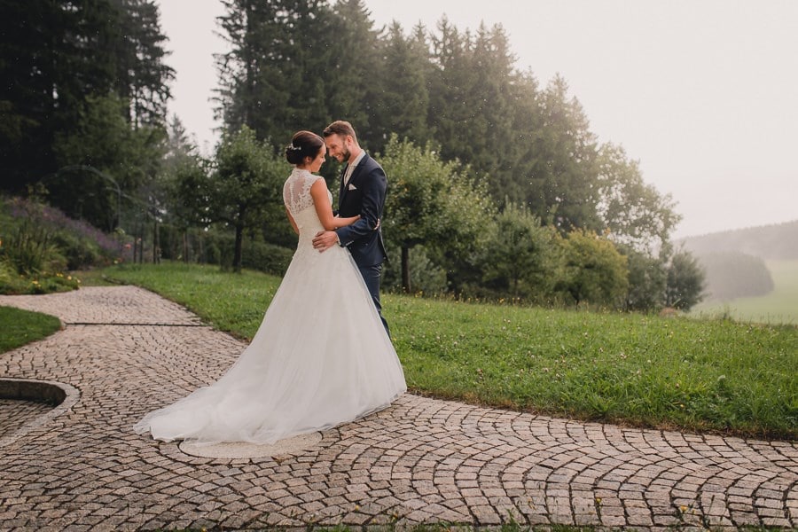 Mariage classique au château de Kronburg dans l'Allgäu