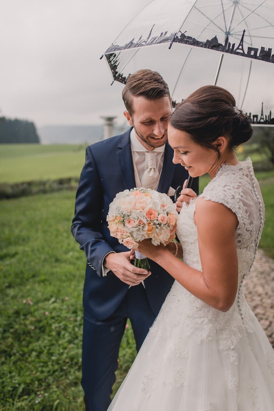 Mariage classique au château de Kronburg dans l'Allgäu