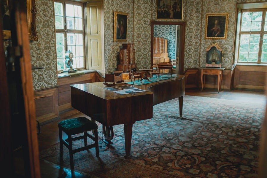 Mariage classique au château de Kronburg dans l'Allgäu