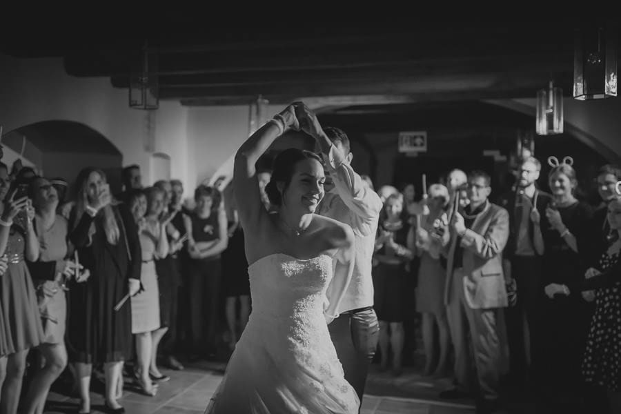 Mariage classique au château de Kronburg dans l'Allgäu