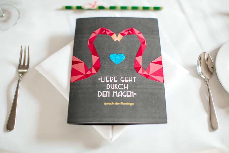 Mariage coloré, moderne, tendance : idée de faire-part et de papeterie