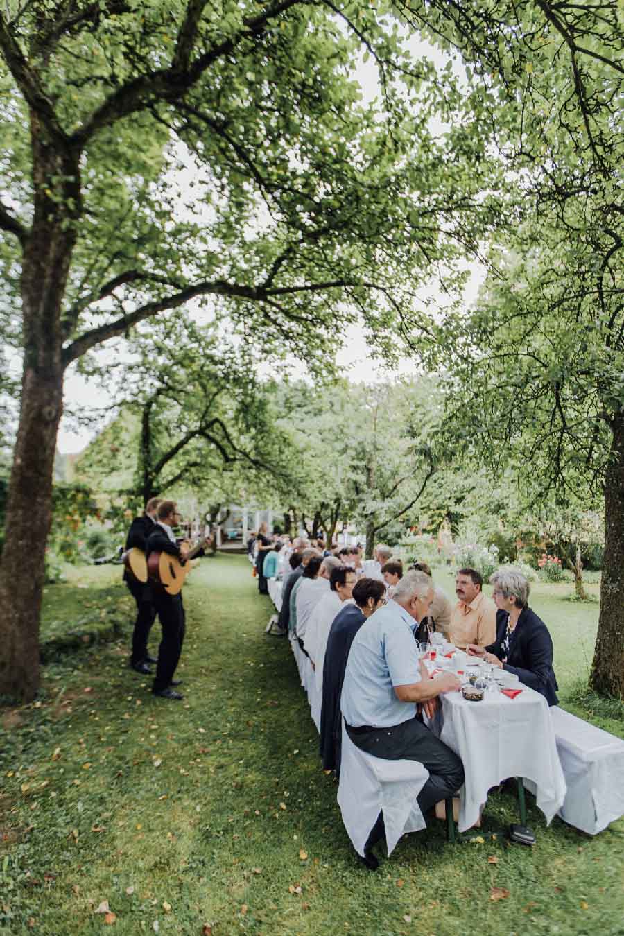 Mariage décontracté dans un style bohème au milieu de la nature du Haut-Palatinat près de Cham