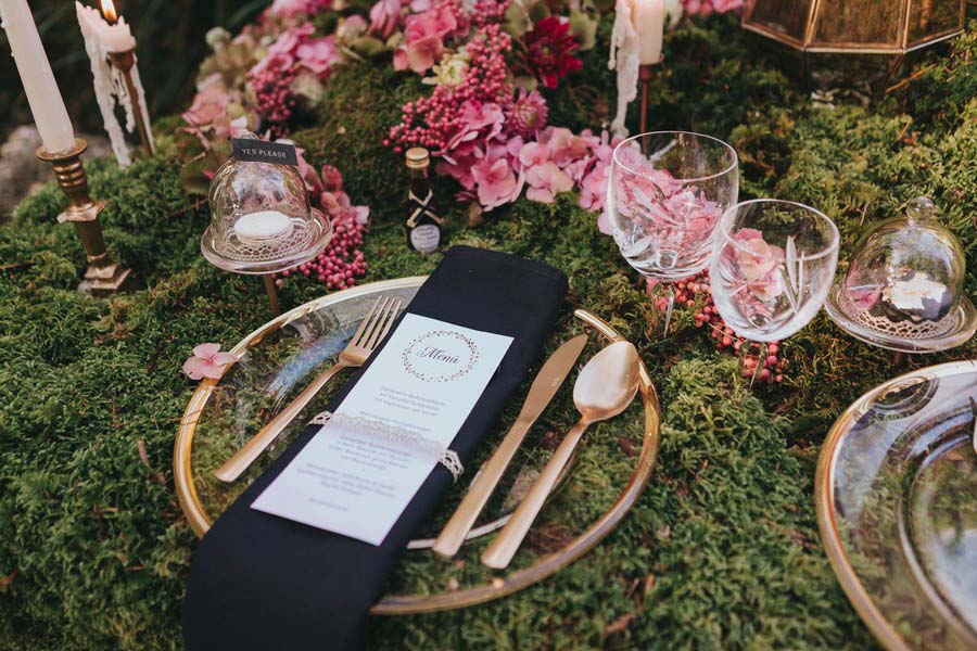 inspiration-mariage-vintage-nature-mousse-rose-vert-or-protea-decoration-de-table-4