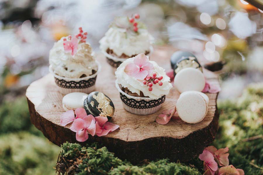 inspiration-mariage-vintage-cupcakes-macarons-or-rose-rose-2
