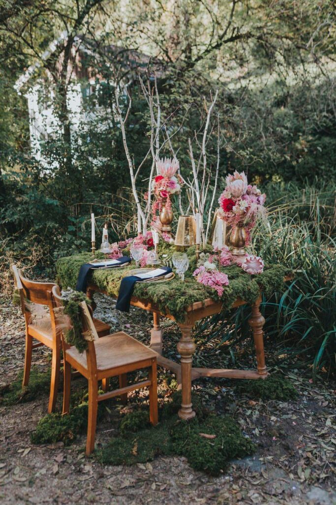 inspiration-mariage-vintage-nature-mousse-rose-vert-or-protea-decoration-de-table-3