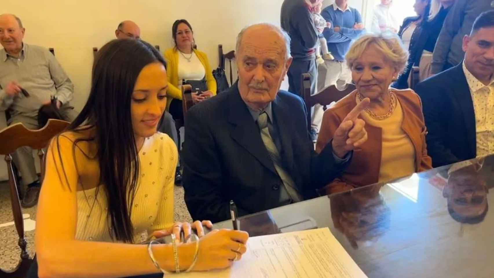 Image du mariage entre Emilio et Liria.