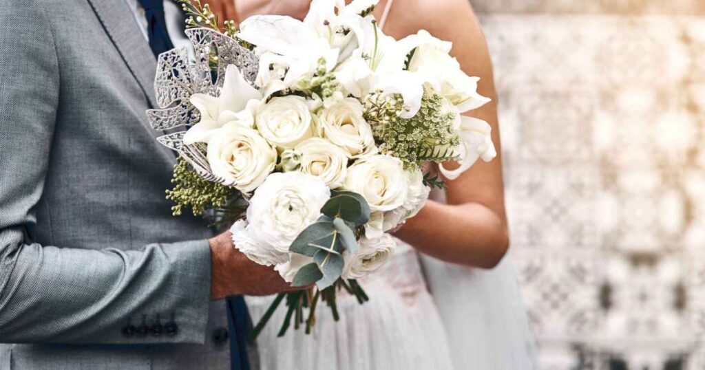 Les habitants de Malaga retrouvent leur envie de se marier, surtout à l'église