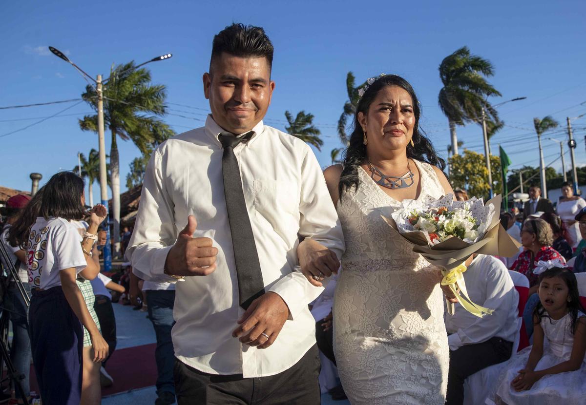 Un mariage multiple réunit 200 couples au Nicaragua