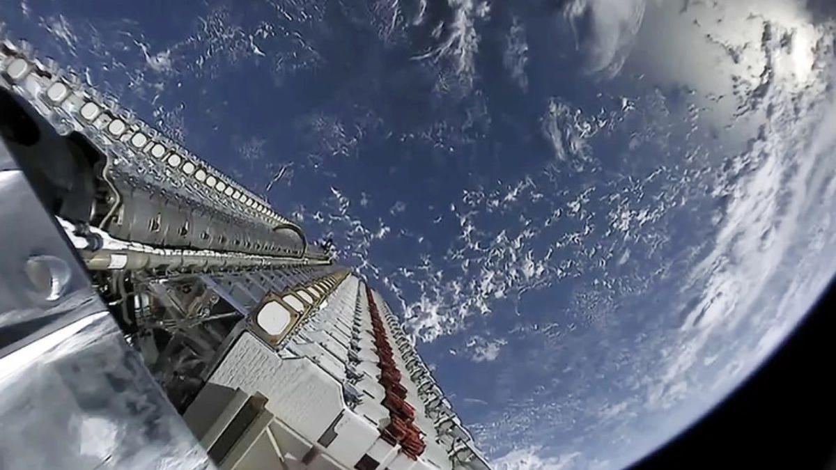 Los satélites Starlink pueden volverse extremadamente brillantes en algunas situaciones, confundiendo a los pilotos y transformándose en un riesgo.