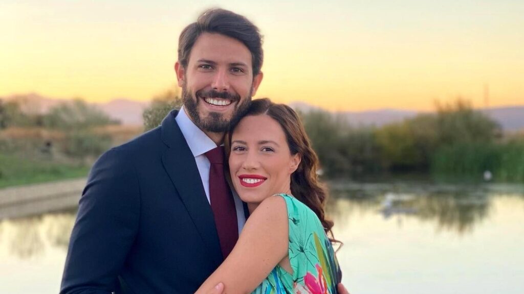 La tiradora olímpica Carola Escámez y su flamante marido, Roberto Martín, en una imagen publicada en sus redes sociales.