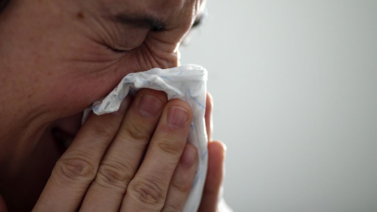 COVID, gripe o VRS: por qué parece que todo el mundo está enfermo estas navidades
