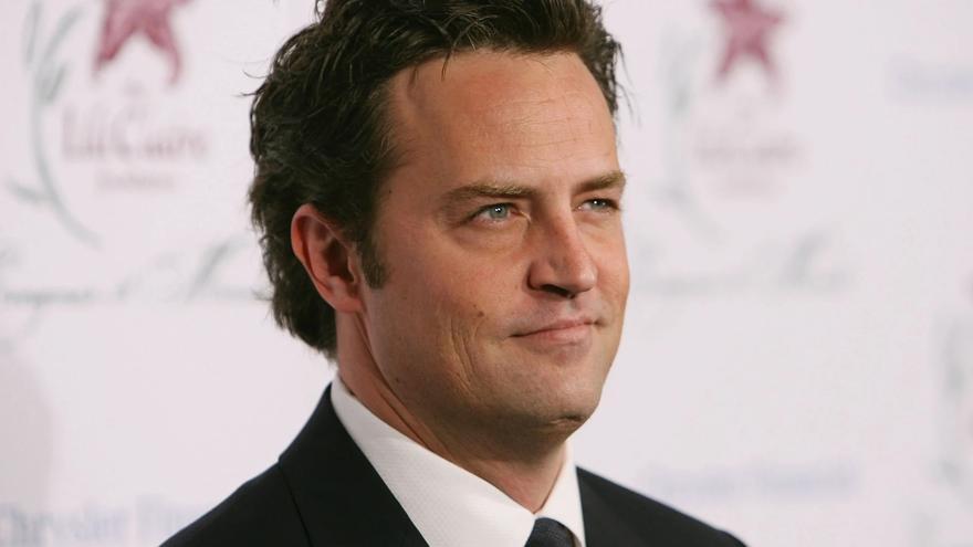 Giro en la muerte de Matthew Perry: investigan a varias personas por su posible implicación