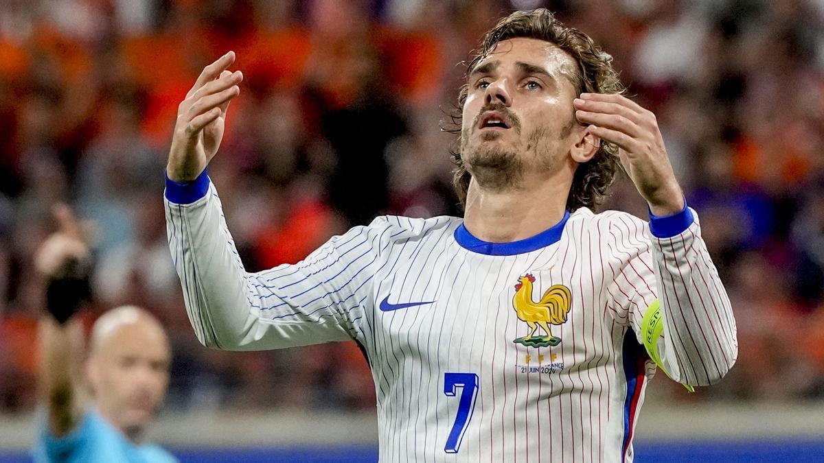 Antoine Griezmann se lamenta de una ocasi´pon perdida frente a Países Bajos.