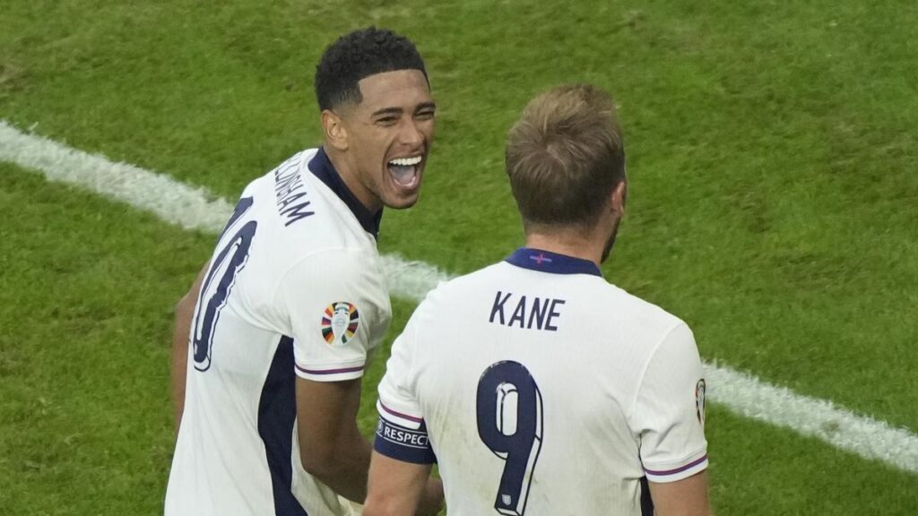 Jude Bellingham y Harry Kane, los autores del triunfo de Inglaterra sobre Eslovaquia.