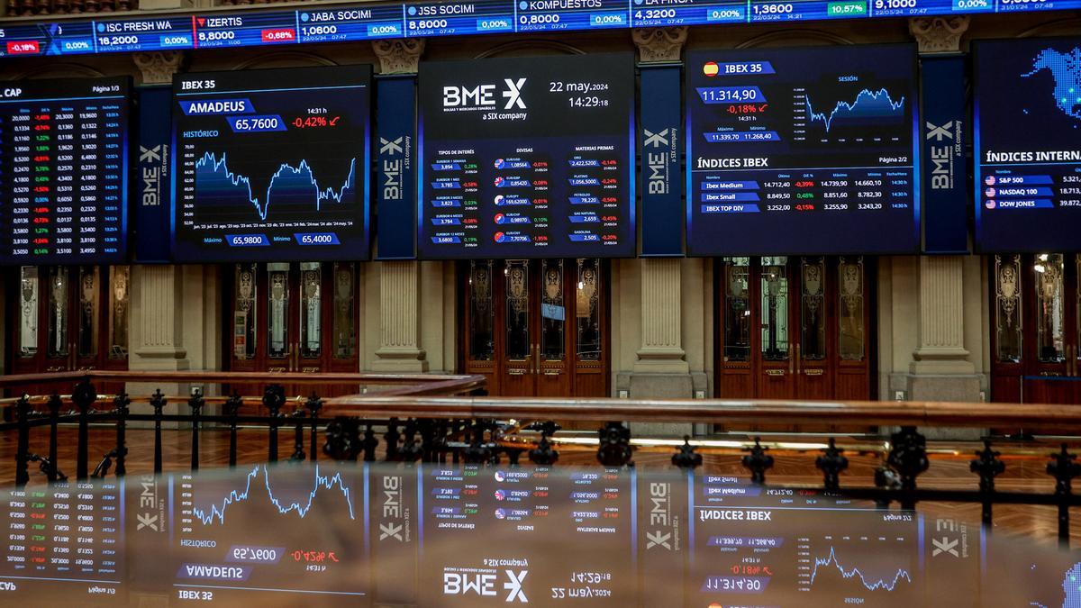 Paneles en el Palacio de la Bolsa de Madrid.