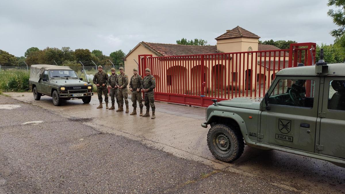 Personal del Mando de Artillería de Campaña de Burgos, en las instalaciones de Monte la Reina.