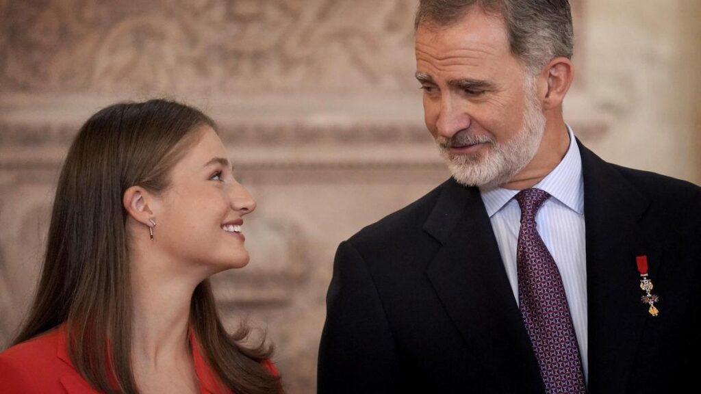 El rey Felipe VI y la princesa Leonor durante los actos del X aniversario del reinado.