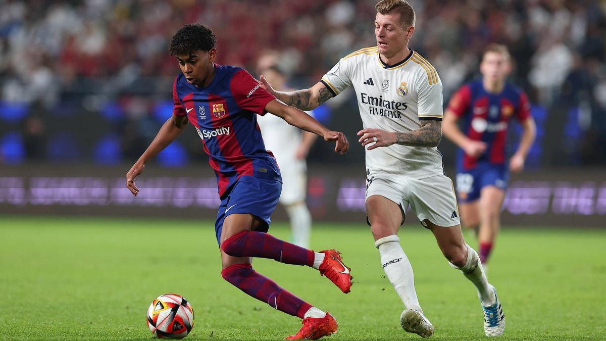 Kroos poursuit Lamine Yamal en finale de la Super Coupe à Riyad.