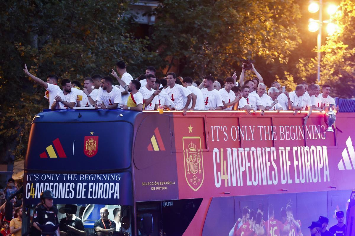 EN DIRECT |  L'équipe nationale espagnole célèbre à Madrid son titre de champion de l'Euro