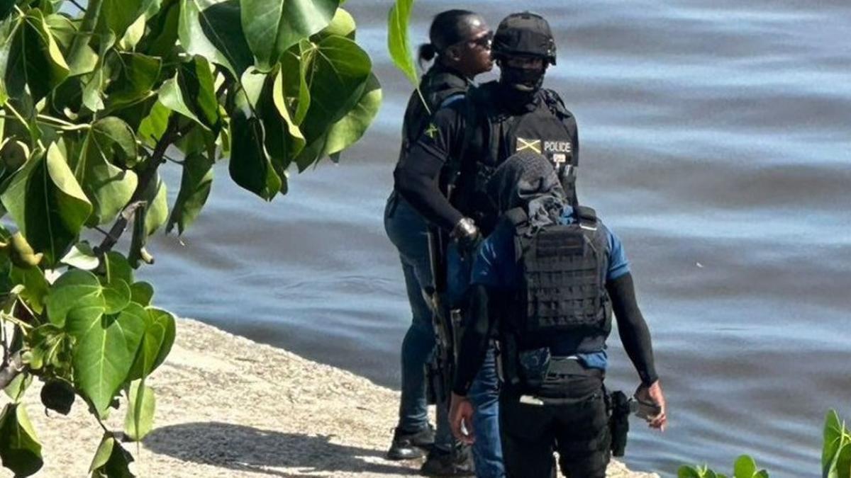 Agentes jaimaicanos.