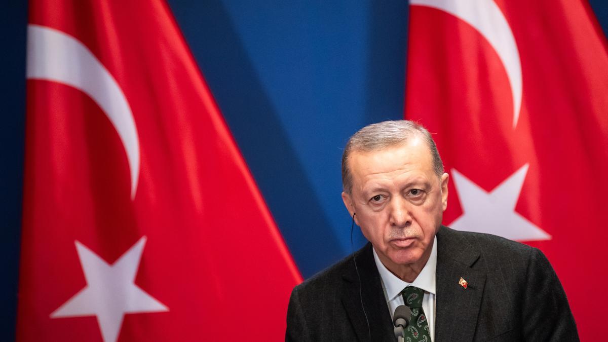 El presidente de Turquía, Recep Tayyip Erdogan, durante unas declaraciones en el Monasterio Carmelita de la capital de Hungría, Budapest (archivo)