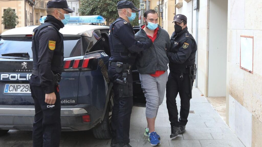 Pedro Lozano Giménez, conocido como el Rambo de Requena, a su llegada a los juzgados.