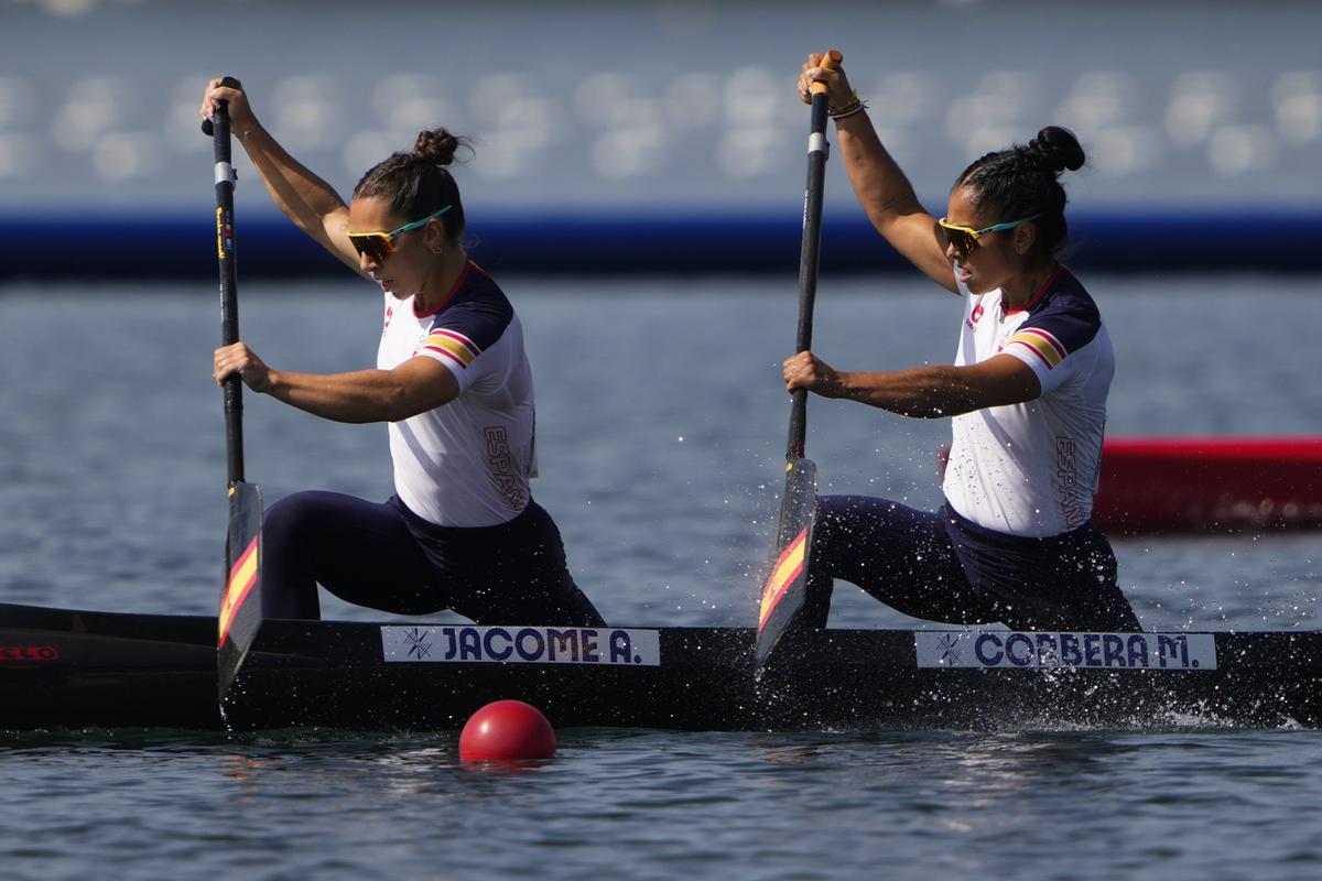 María Corbera et Antía Jacome dans la série féminine C2 aux Jeux.