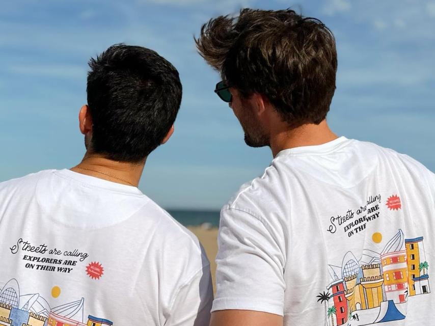 Juan Carlos et Javier, dans un cliché pris de dos et publié sur les réseaux politiques.