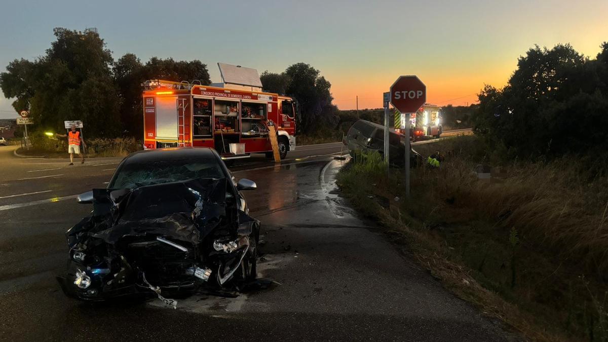 Así quedó uno de los coches implicados en el accidente de la CL-527.