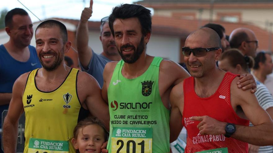 Quiteiro, Muga y Mezquita, los tres más rápidos en Videmala, posan juntos tras la prueba.