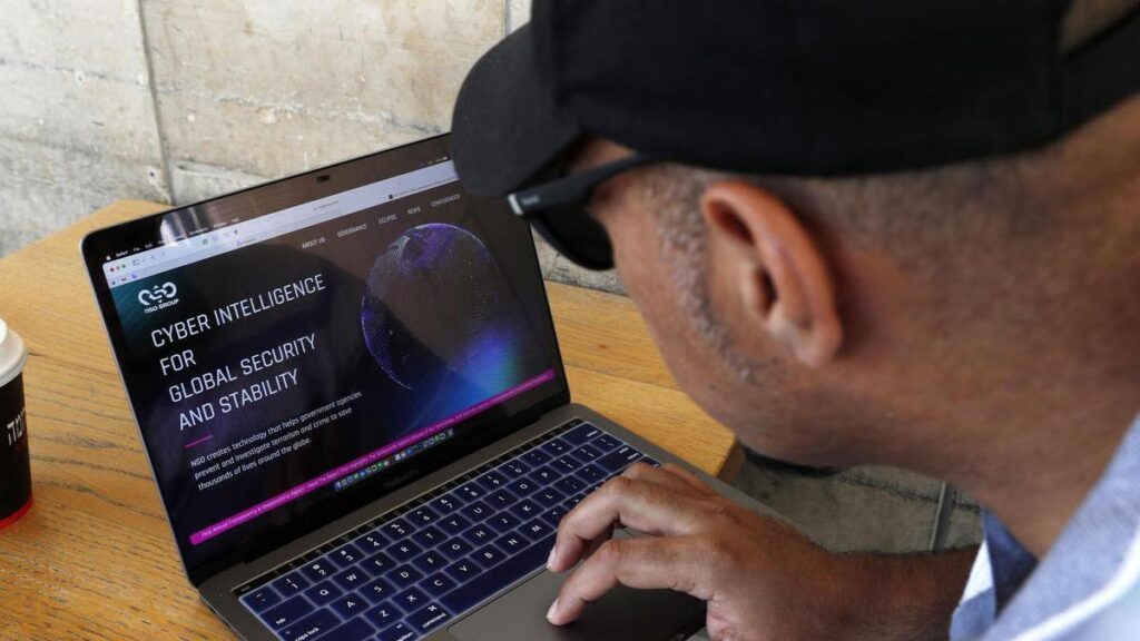 Espionaje en acción.