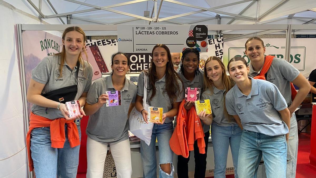 La plantilla del Recoletas Zamora visitó Fromago
