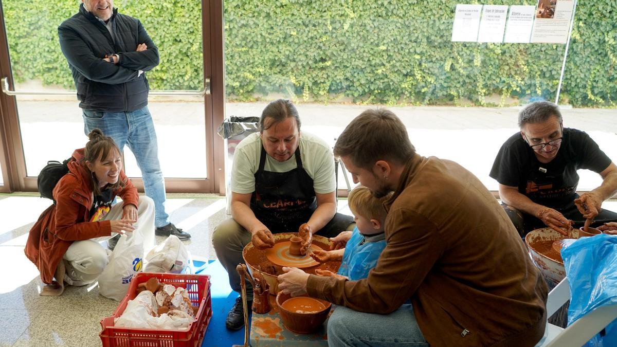 El presidente de las Cortes de Castilla y León, Carlos Pollán, asiste a la jornada "Talleres de Artesanía de Castilla y León"