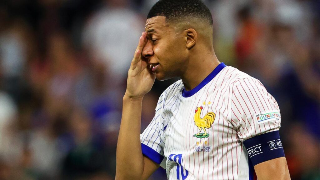 El delantero francés del Real Madrid Kylian Mbappé durante un partido con Francia en la Eurocopa 2024.