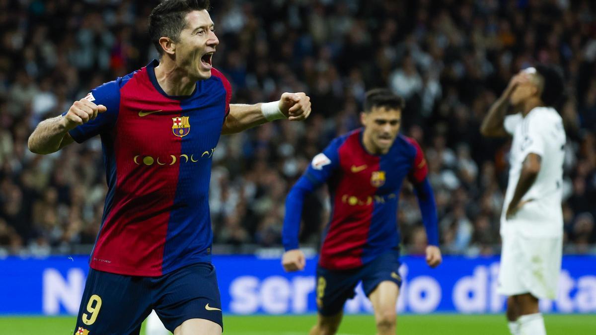 Lewandowski celebra uno de sus tantos.
