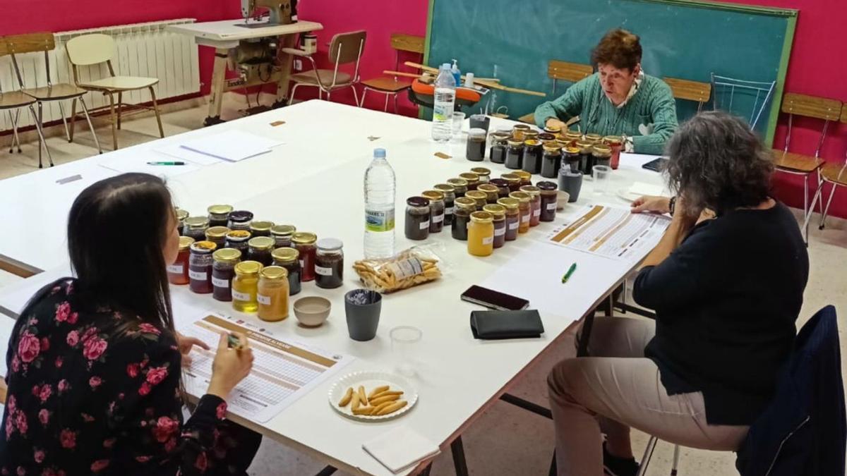 Momento de la cata del jurado profesional de los Premios Alveare 2024
