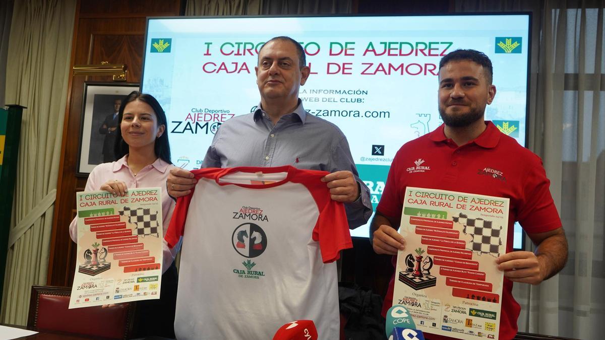 Presentación Circuito de Ajedrez, en Caja Rural