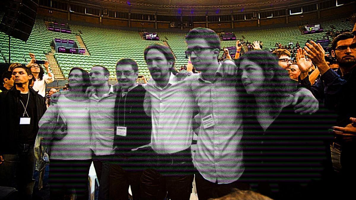 De izq. a dcha. Carolina Bescansa, Luis Alegre, Juan Carlos Monedero, Pablo Iglesias, Íñigo Errejón y Tania González, en la primera Asamblea Ciudadana de Podemos en 2015.