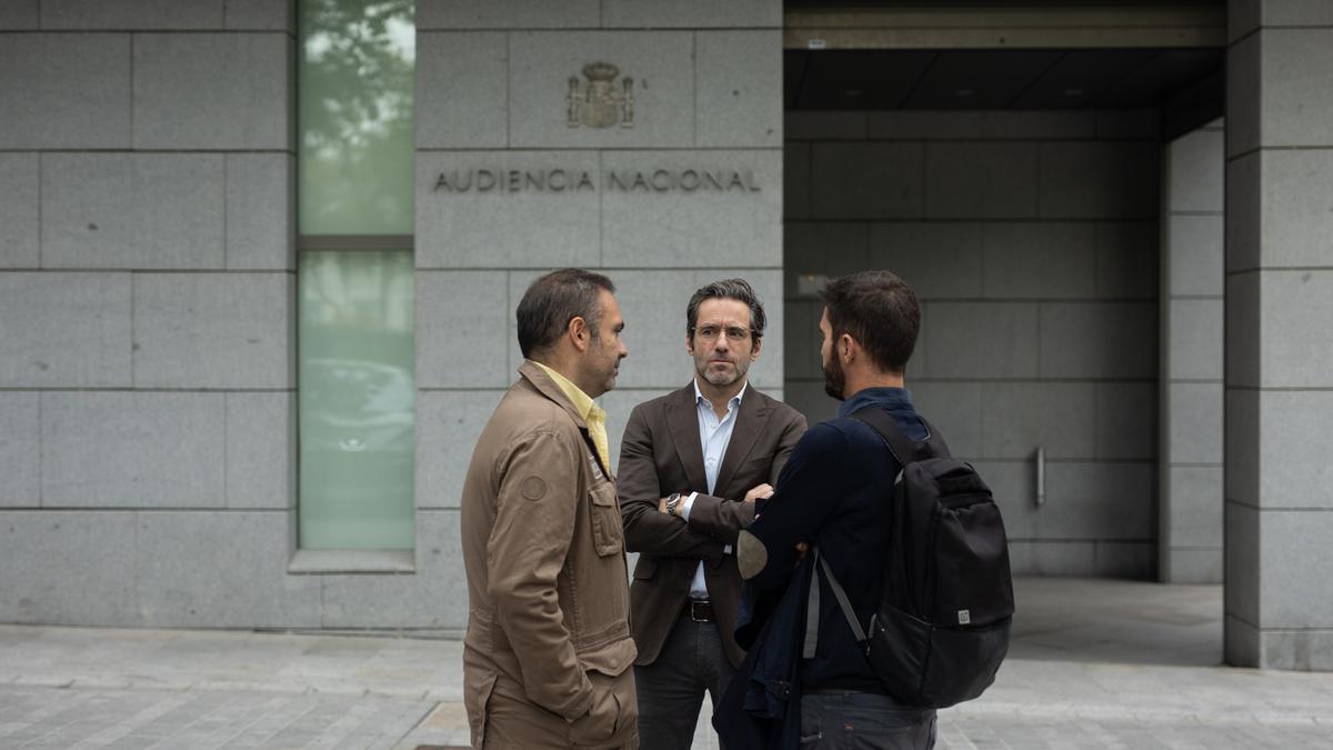 El vicesecretario de Cultura y portavoz del PP, Borja Sémper (C)