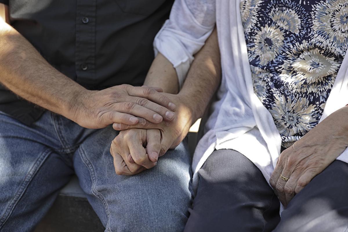 Suicides et dépressions augmentent après 70 ans : "Ils se sentent abandonnés par la société."
