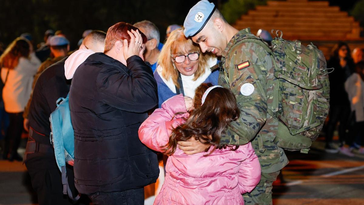 Llegada de los últimos militares de la Brigada 'Aragón'.