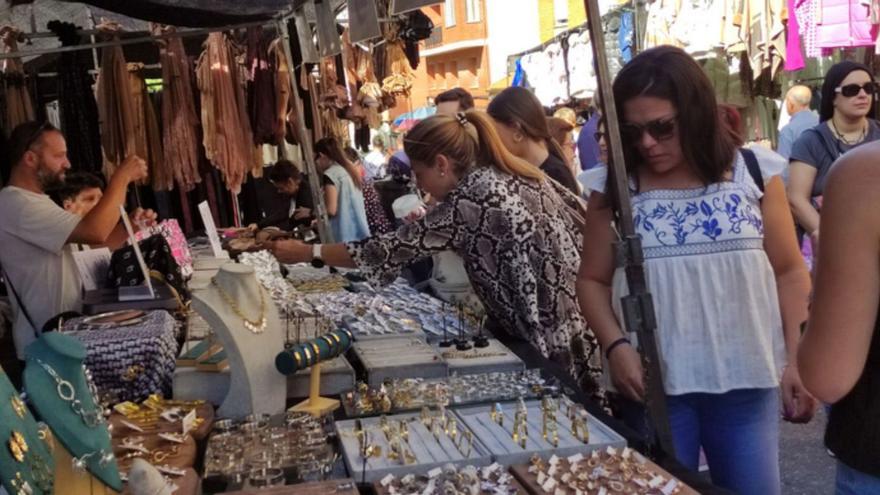 Mercadillo de la calle Cañada de la Vizana.