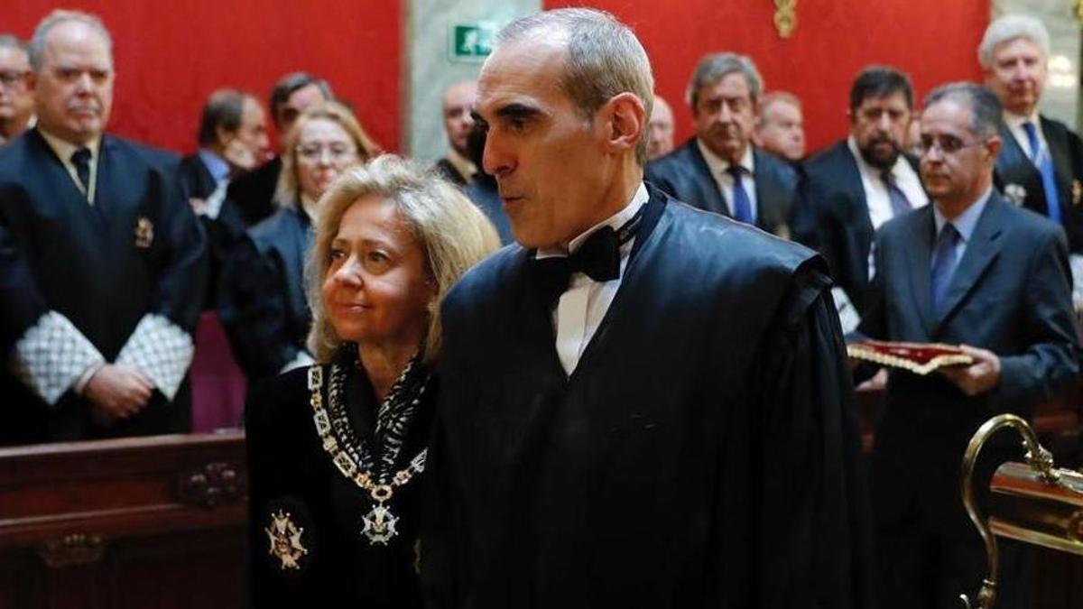 La ex fiscal general Consuelo Madrigal durante la primera toma de posesión de Alejandro Luzón como fiscal jefe de Anticorrupción.