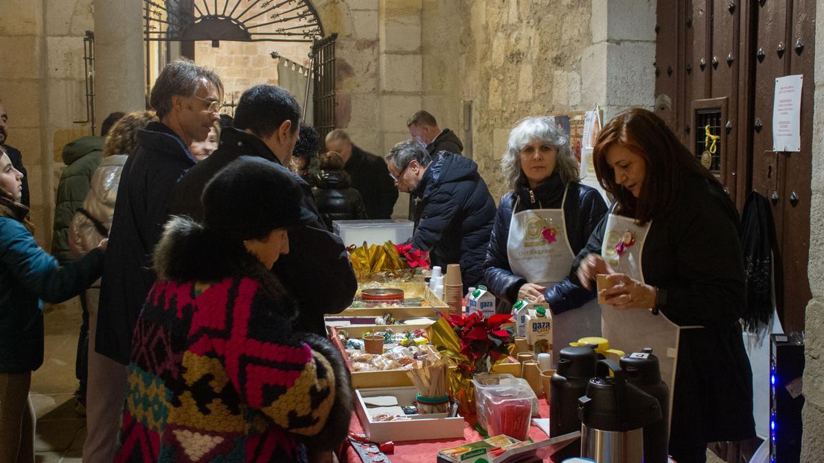 Una anterior edición de Café solidario de Luz y Vida.