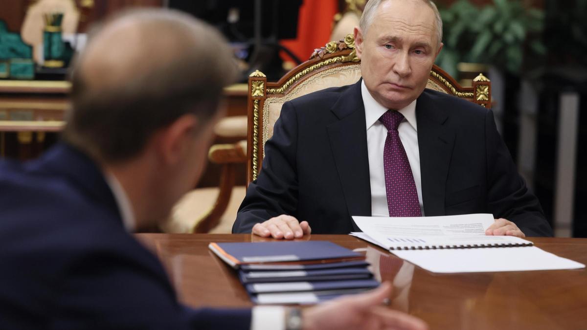 Putin aboga por promover un mercado de "servicios espaciales" en Rusia