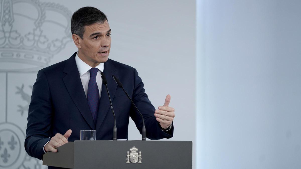 Sánchez evita el choque frontal con Mazón: "El Gobierno está a lo que hay que estar"